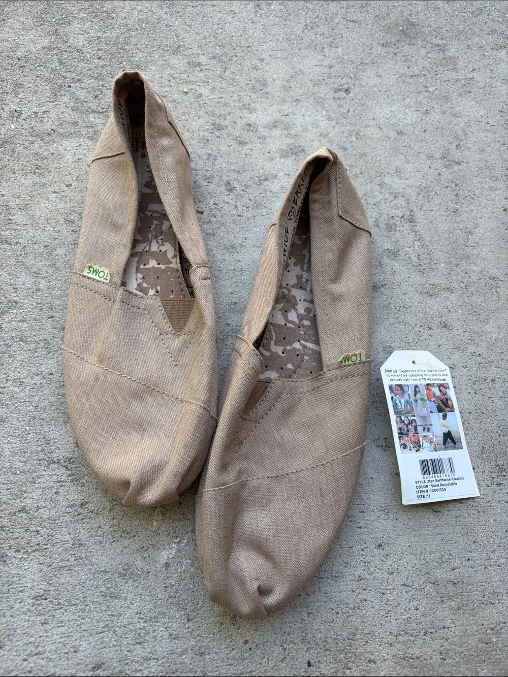 Toms Men’s Classic canvas slip ons nwt earth wise color sand recyclable 11Us